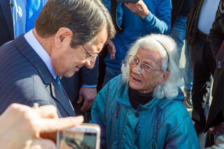 Τι έγινε με το "αυλάτζι" της γιαγιάς που αναστάτωσε τη ψηφοφορία Αναστασιάδη;