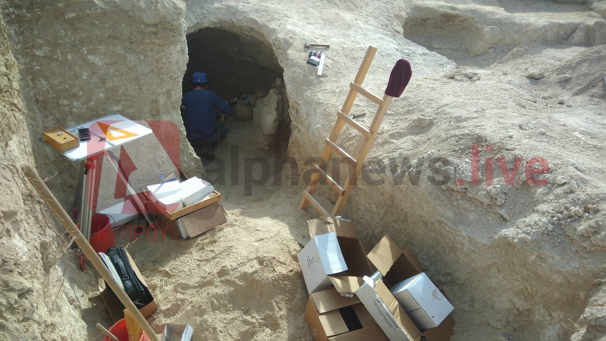 Εντοπίστηκαν τρεις ασύλητοι τάφοι στη Δένεια (ΦΩΤΟ&ΒΙΝΤΕΟ)