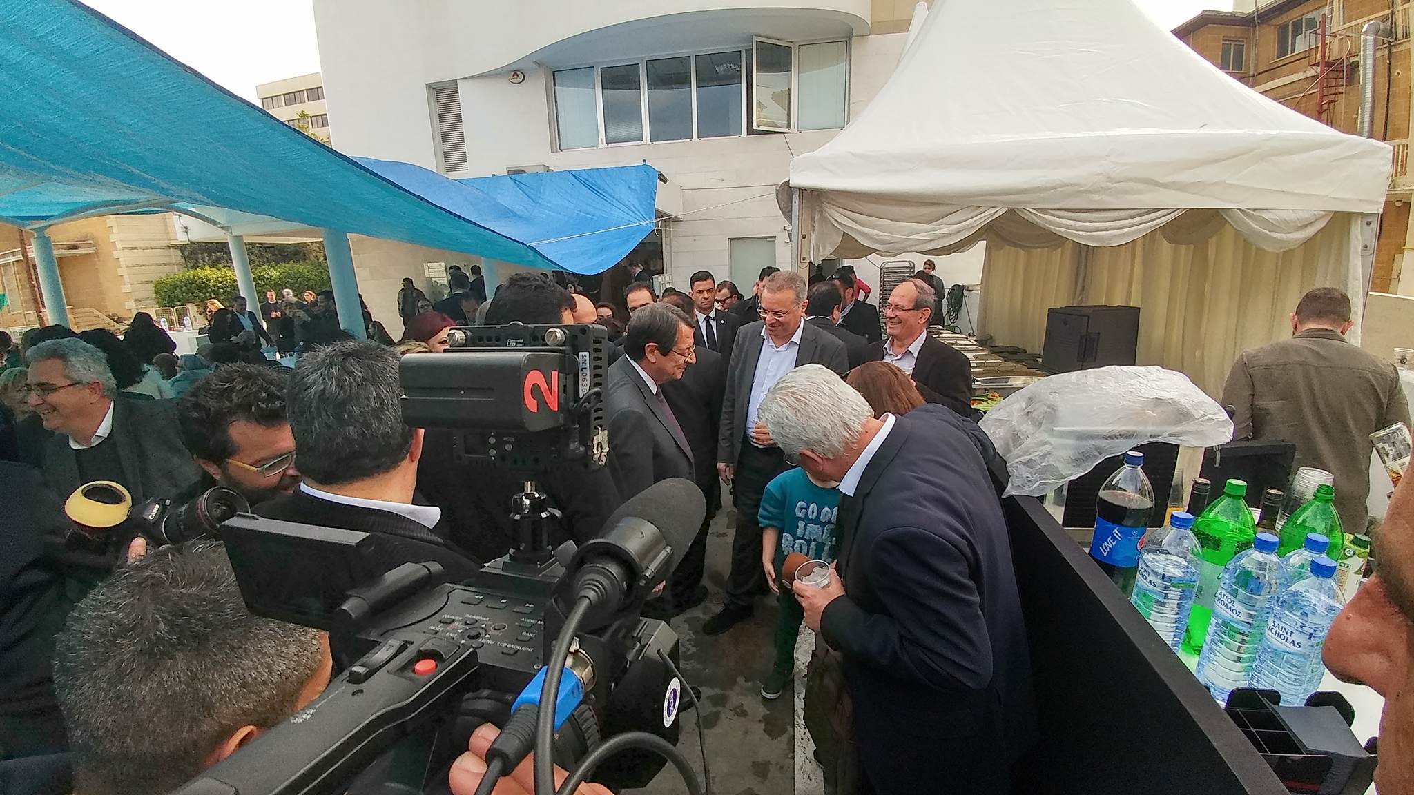 Επιτελείο Αναστασιάδη: Επινίκιο πάρτι με… σούβλες (BINTEO)