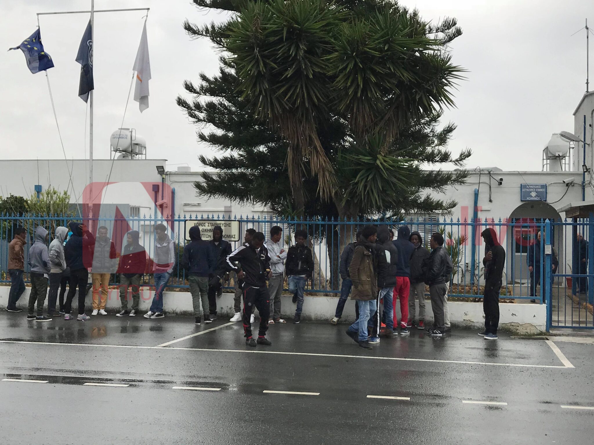 Συμπλοκές, φωτιές και πυροβολισμοί στο Κέντρο Αιτητών Ασύλου (BINTEO)