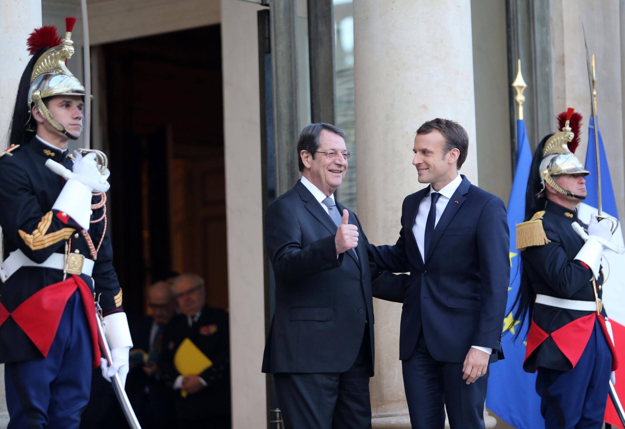 Μακρόν προς Ερντογάν: Να σεβαστείτε την κυριαρχία της Κύπρου