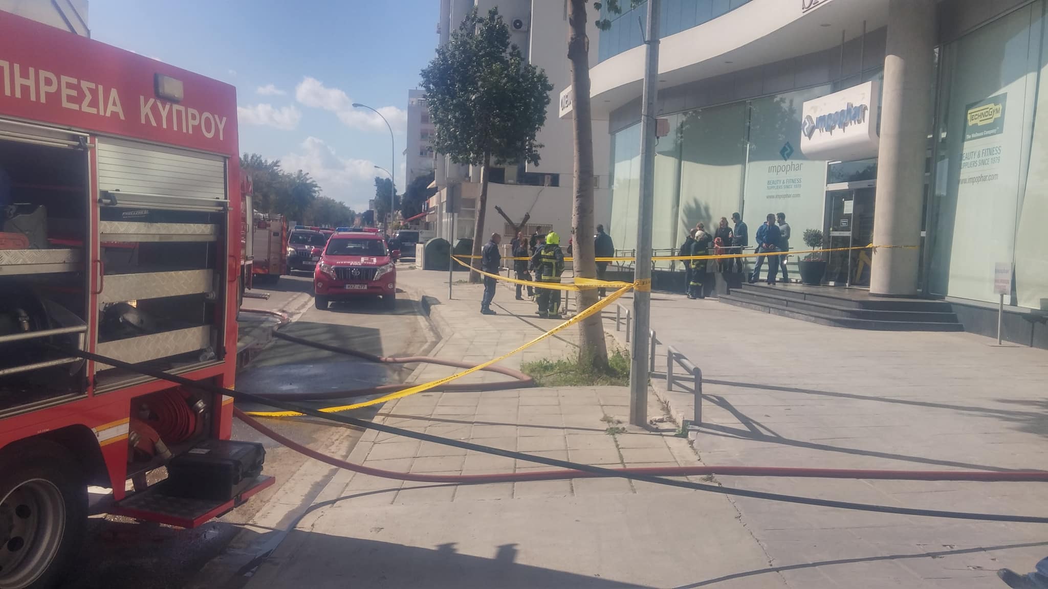 Σε εξέλιξη πυρκαγιά σε υπόγειο χώρο στάθμευσης στην Λευκωσία (ΦΩΤΟ)