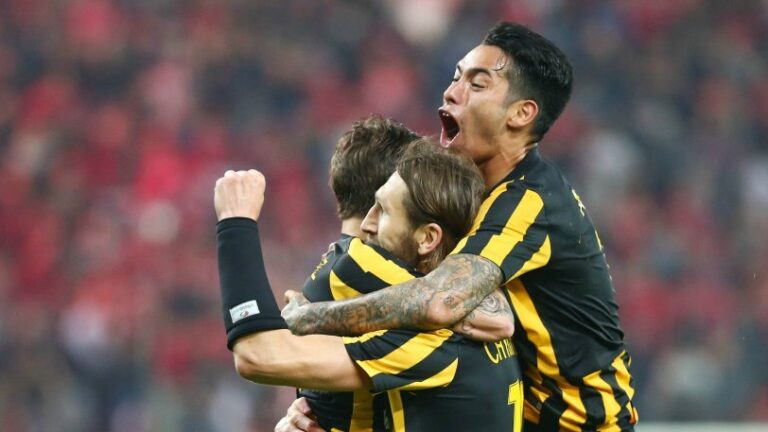 Με ανατροπή τίτλου πέρασε η ΑΕΚ από τον Πειραιά