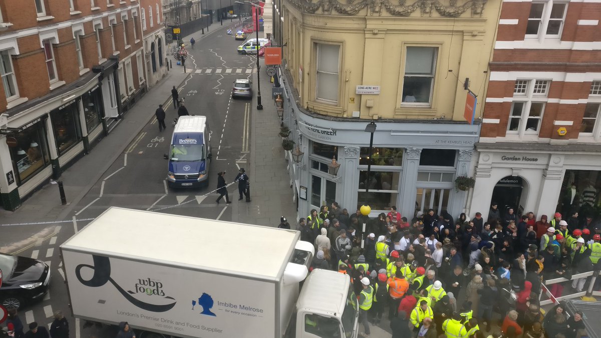 Εκκενώθηκε η Βασιλική Όπερα του Λονδίνου