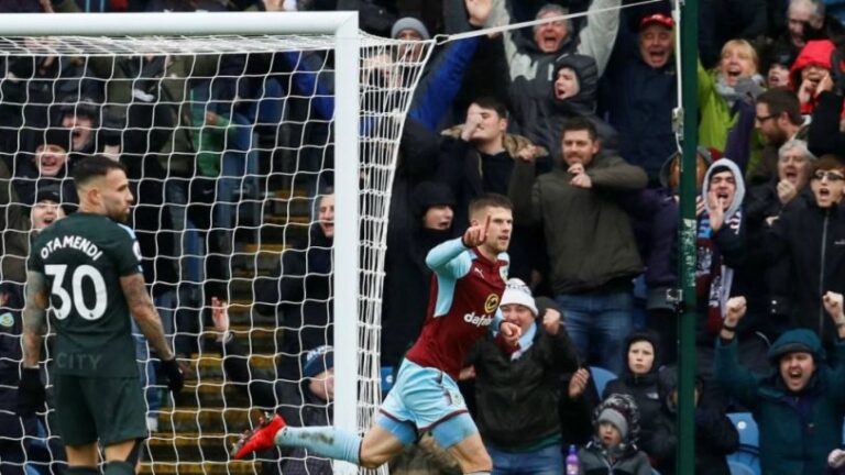 ''Φρένο'' της Μπέρνλι στην Σίτι