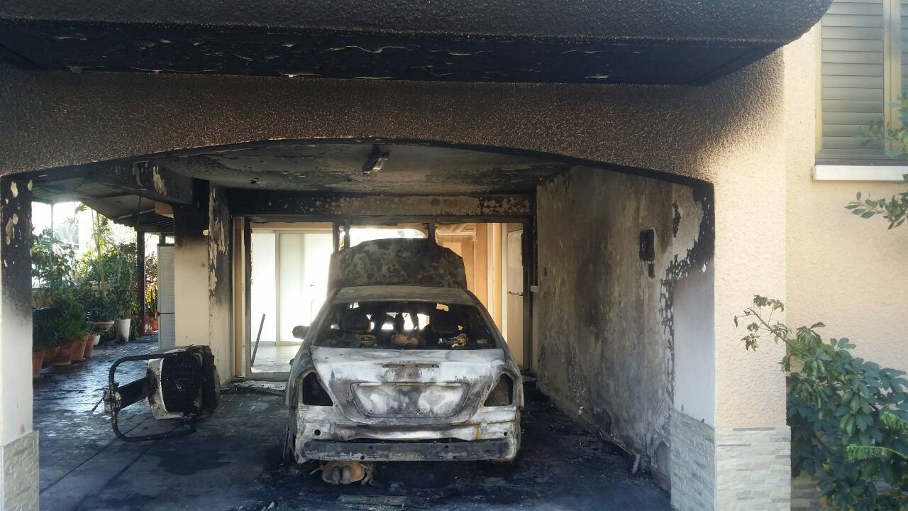 Λάρνακα: Φωτιά σε υπηρεσιακό όχημα του Τμήματος Δασών και αυτοκίνητο λειτουργού