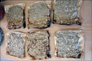 24χρονος παραλήπτης τριών πακέτων ναρκωτικών, που έφτασαν μέσω ταχυδρομείου