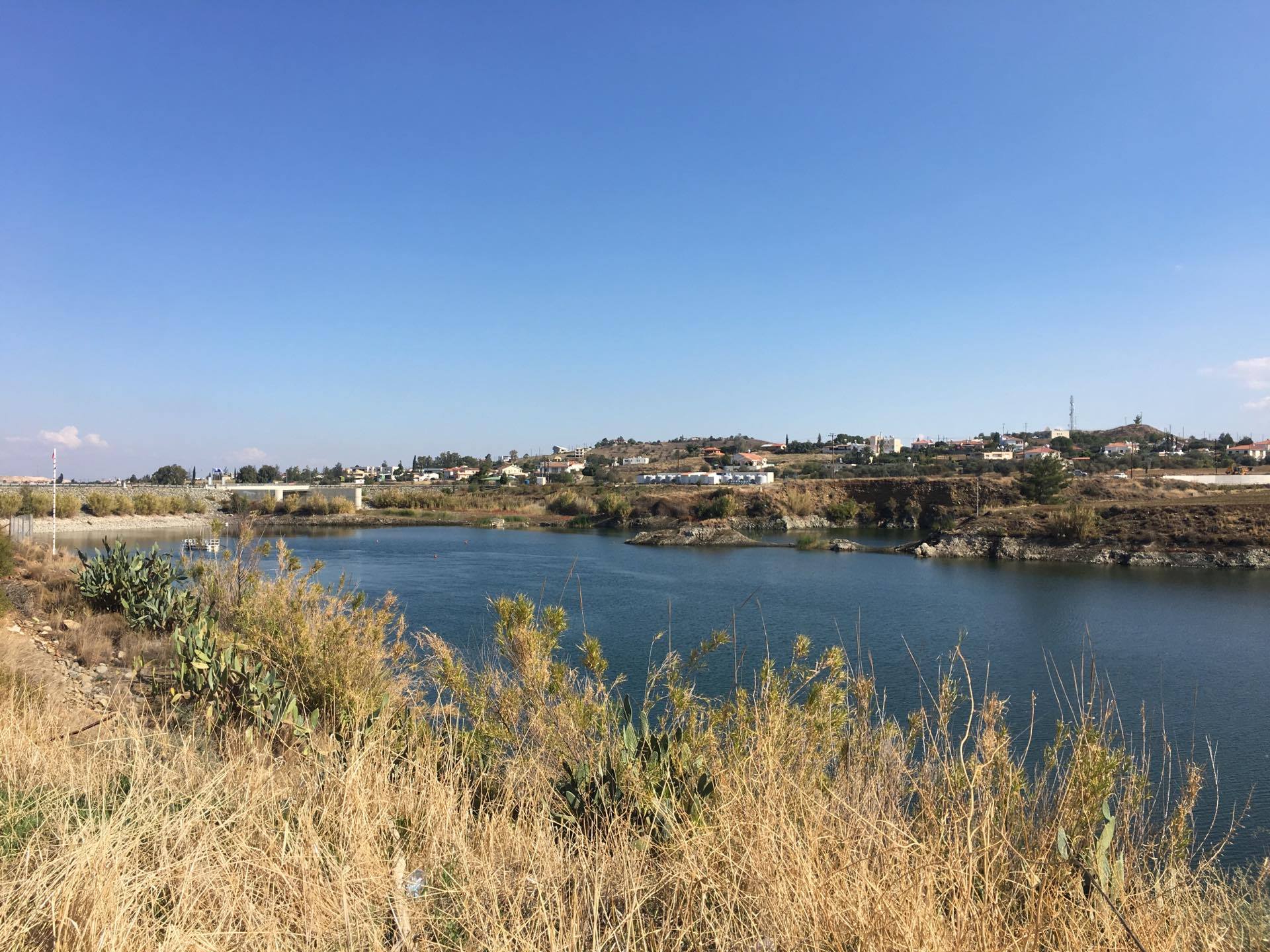 Διψασμένα βρήκε τα φράγματα η άνοιξη (BINTEO)