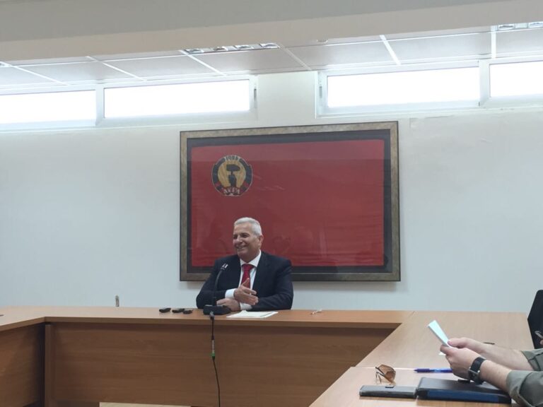 Άντρος Κυπριανού: Εξήγγειλε αλλαγές με φόντο την πρώτη σημαία του ΑΚΕΛ (ΒΙΝΤΕΟ)