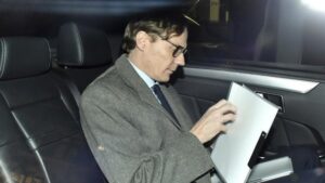 Καταιγιστικές εξελίξεις στην υπόθεση Cambridge Analytica-Facebook (BINTEO)