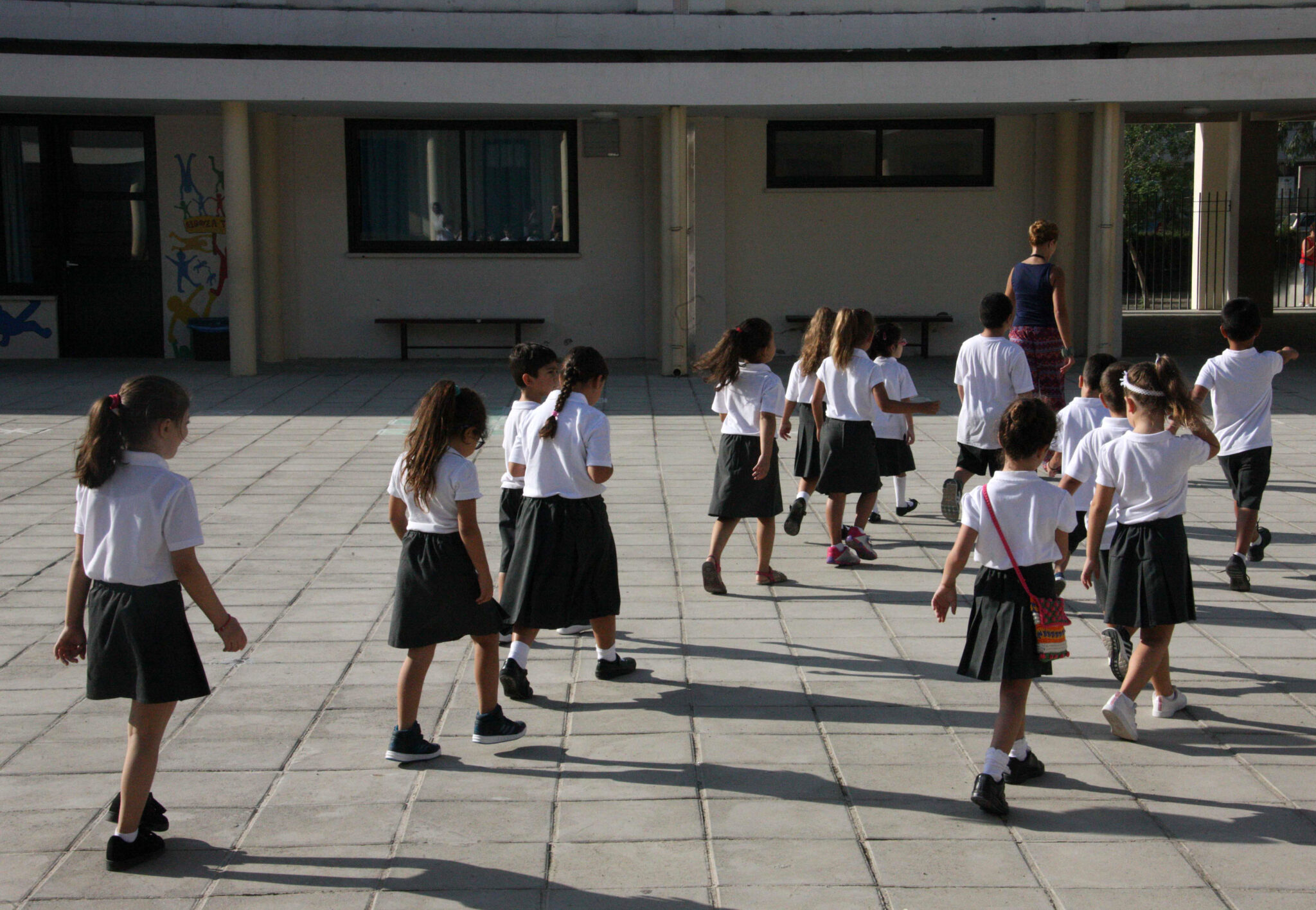 Δωρεάν φρούτα, λαχανικά και γάλα για παιδιά σε νηπιαγωγεία και Δημοτικά (ΒΙΝΤΕΟ)