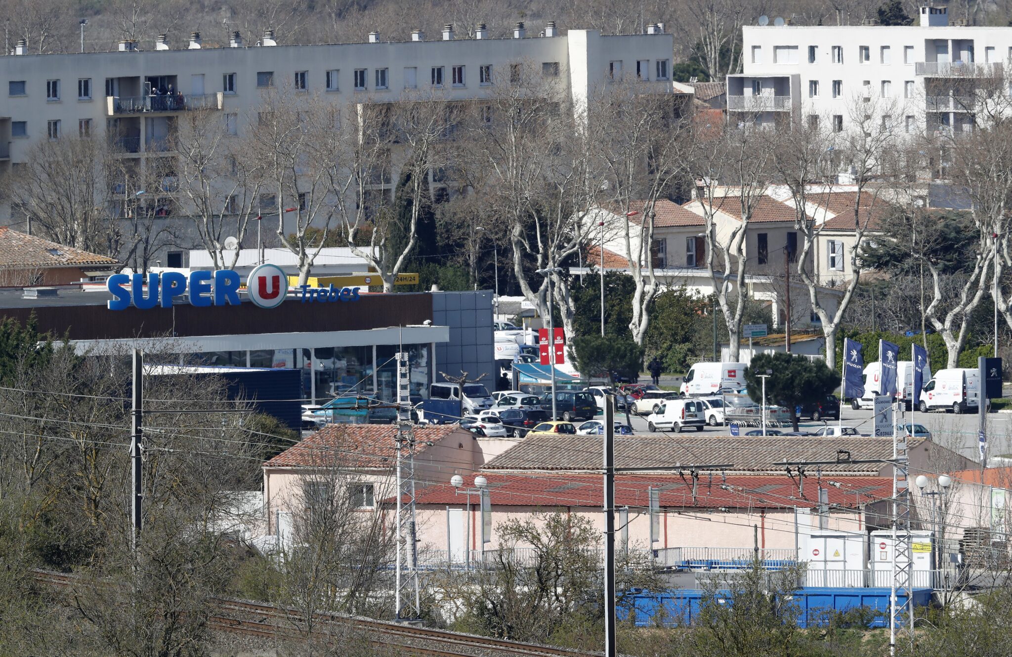 Νεκρός ο δράστης της ομηρίας σε υπεραγορά της πόλης Τρεμπεκ στη Γαλλία