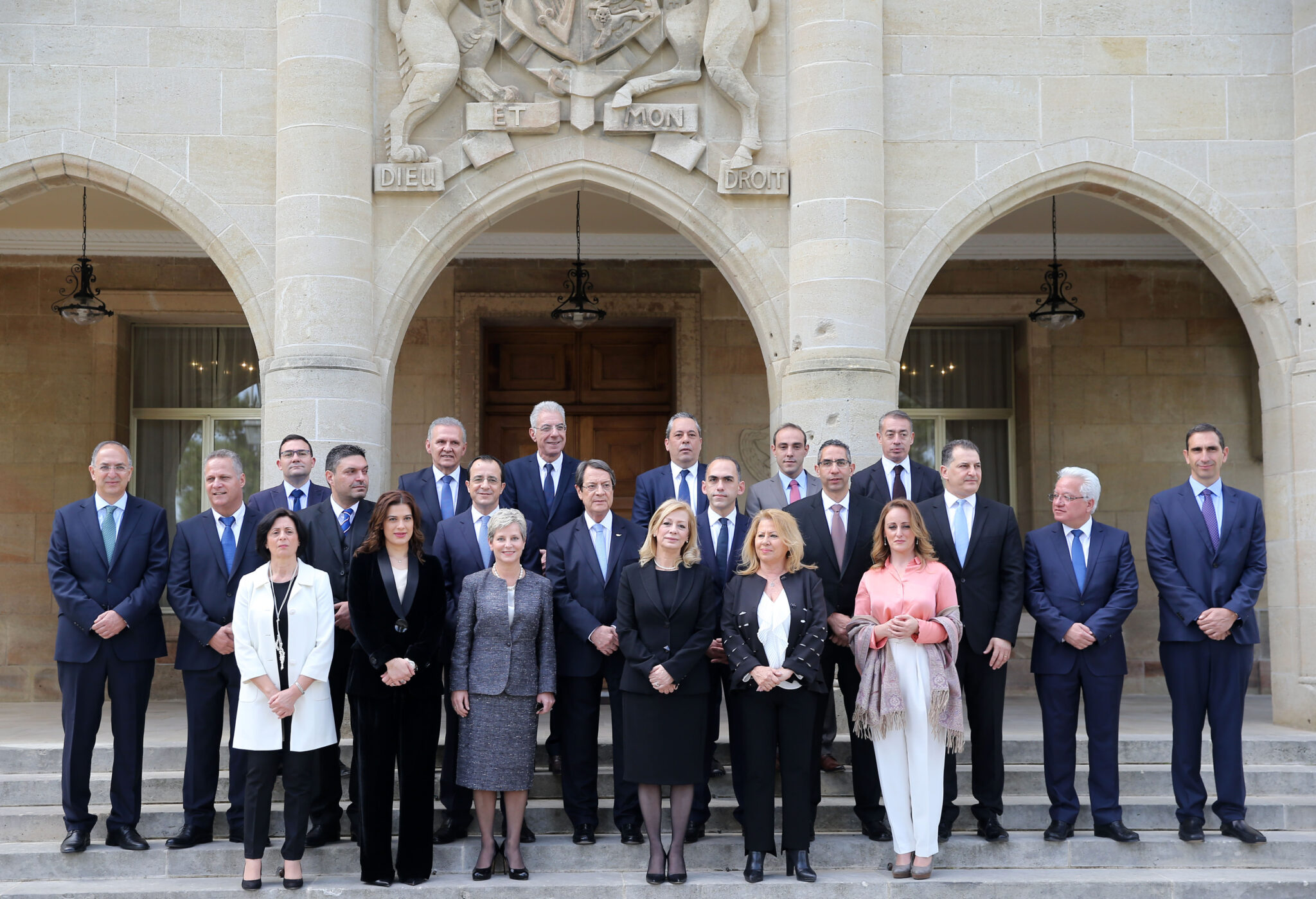 Tα ευχαριστήρια των νυν και τα αποχαιρετιστήρια των τέως…