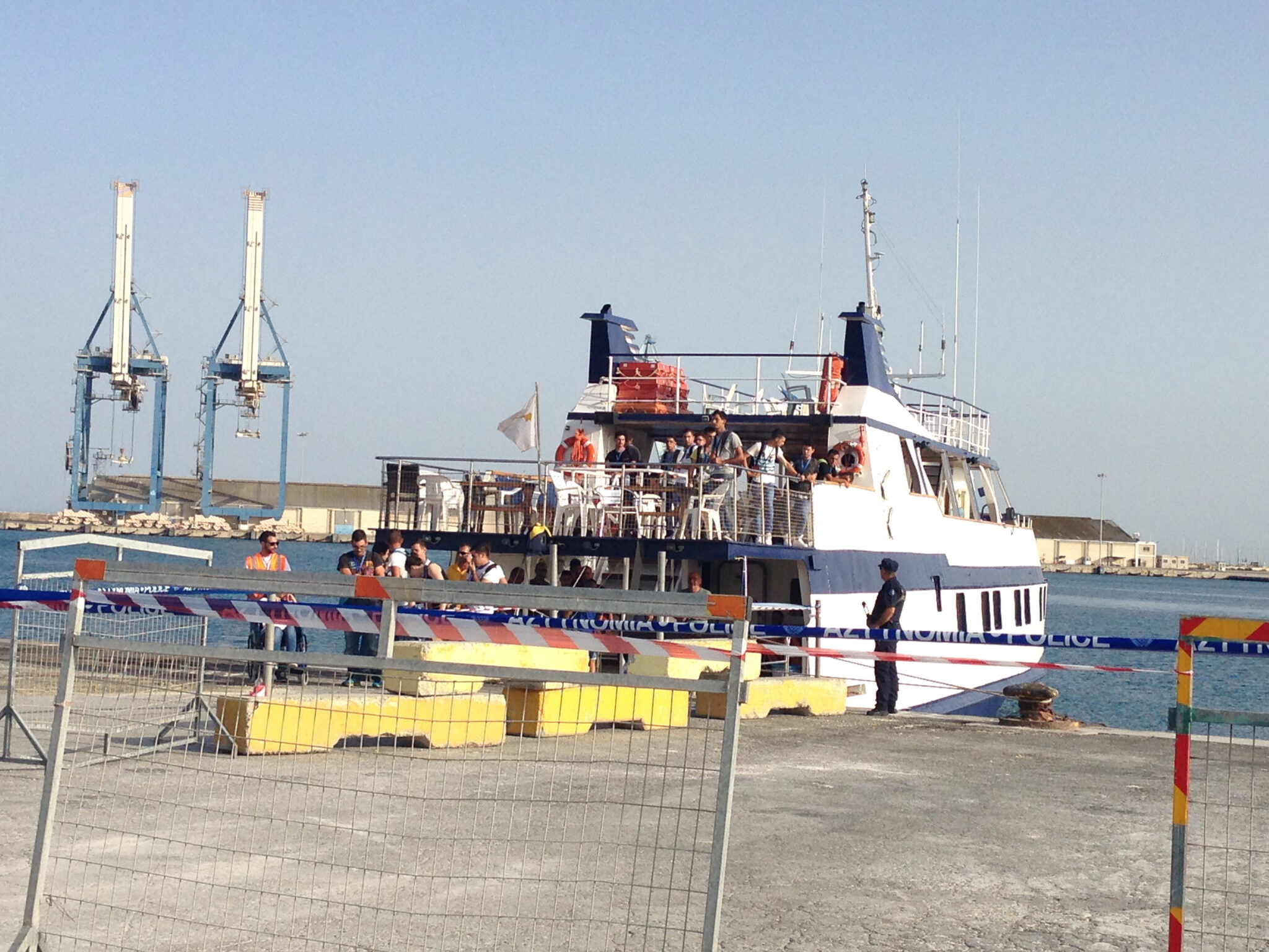 Στο χειρουργείο ο ένας απο τους εργάτες που τραυματίστηκαν στο λιμάνι Λάρνακας