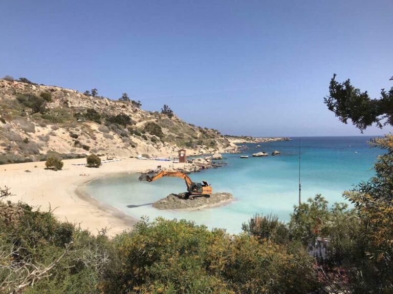 "Φρένο" Υπουργείου στις παράνομες εργασίες σε Περνέρα, Κόννο και Σκούταρη