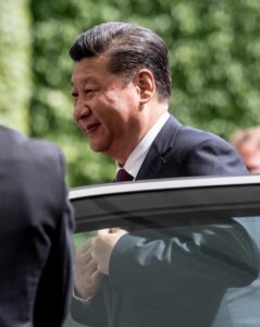 Πρόεδρος της Κίνας για δεύτερη πενταετή θητεία, ο Σι Τζινπίνγκ