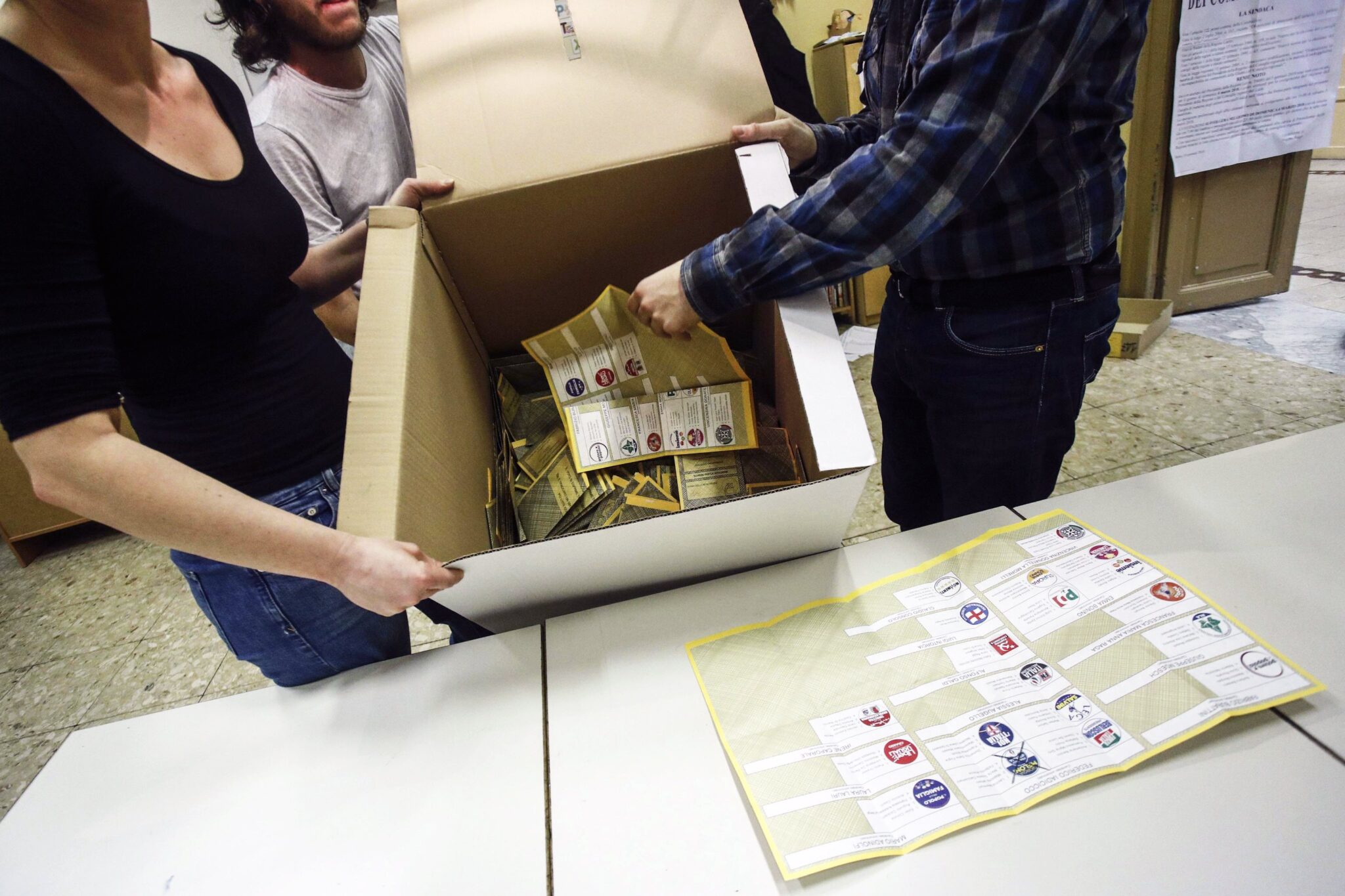 Ιταλία: Ένταση στα στρατηγεία των «μεγάλων χαμένων» των εκλογών