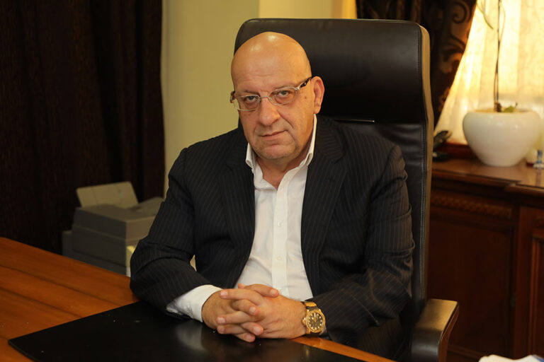 Ήδη ξεκίνησε να συμπεριφέρεται ως πρόεδρος ο Γιώργος Κούμας