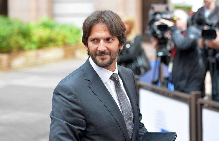 Παραιτείται ο Υπουργός Εσωτερικών της Σλοβακίας μετά τη δολοφονία δημοσιογράφου