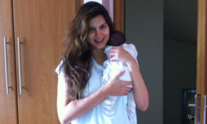 Σταματίνα Τσιμτσιλή:Η φωτογραφία από το μαιευτήριο με…εκλεκτή παρέα(ΦΩΤΟ)