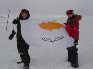 H Στέφανη Σολομωνίδου πάτησε στις "εσχατιές" του κόσμου (ΒΙΝΤΕΟ)