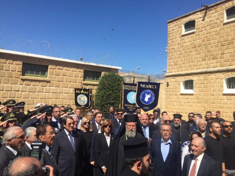 ΠτΔ: "Δεν απάντησα και δεν απαντώ σε όσα εκστομεί ο κ. Ακιντζί"