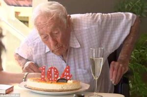 Ο γηραιότερος Αυστραλός επιστήμονας ταξιδεύει στην Ελβετία για να…αυτοκτονήσει