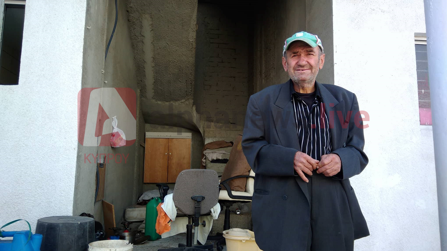 Άστεγος στα Λατσιά ζητά στέγη και εργασία (BINTEO)