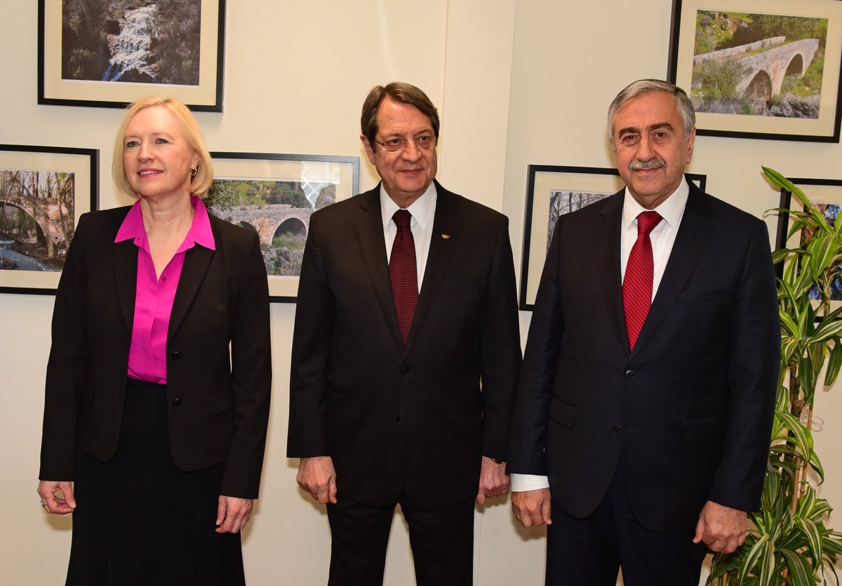 Χωρίς χειροπιαστό αποτέλεσμα το δείπνο μεταξύ Αναστασιάδη και Ακιντζί (ΒΙΝΤΕΟ)