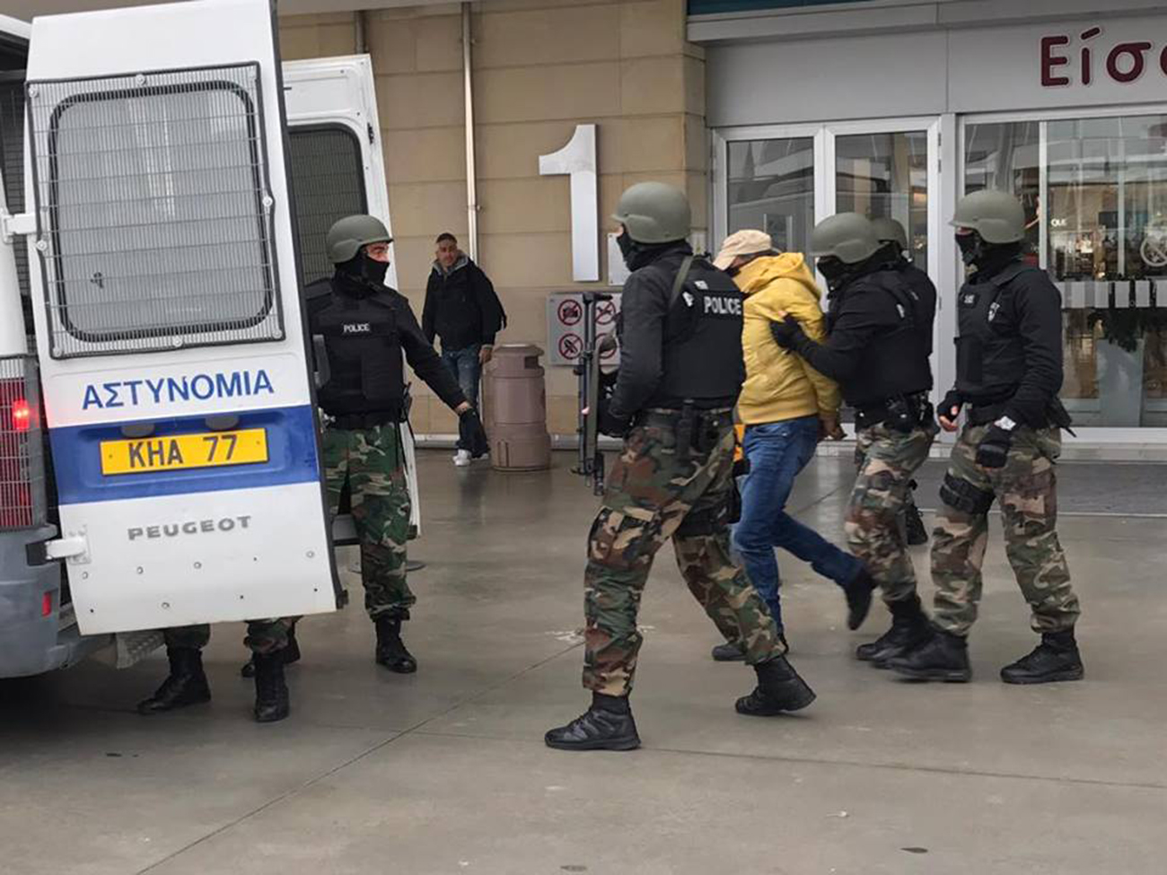 Aντιτρομοκρατική άσκηση με πυρά στην μαρίνα Λεμεσού