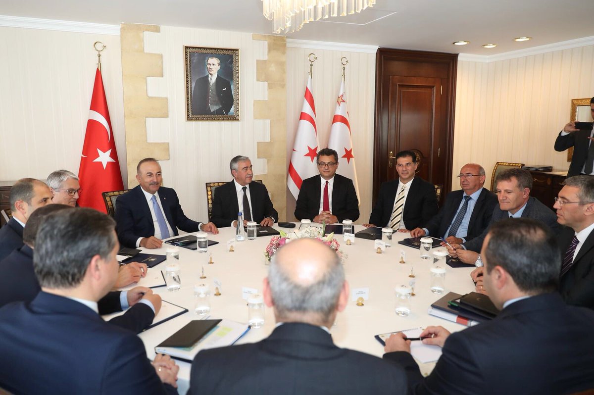 Θέτει σενάρια συνομοσπονδίας και λύσης δύο κρατών ο Τσαβούσογλου (ΒΙΝΤΕΟ)