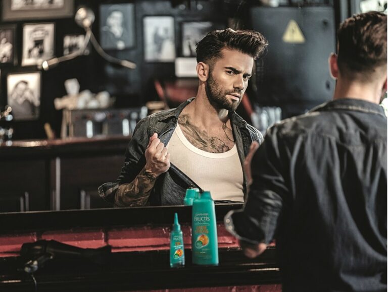 Θοδωρής Μαραντίνης: Μένει γυμνός και μας δείχνει το νέο του δίσκο (ΦΩΤΟ)