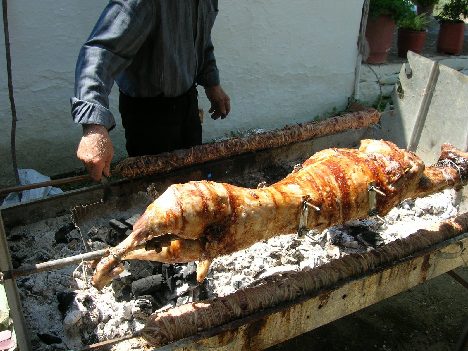Ασφαλή τα προϊόντα που θα φτάσουν στο πασχαλινό τραπέζι (ΒΙΝΤΕΟ)