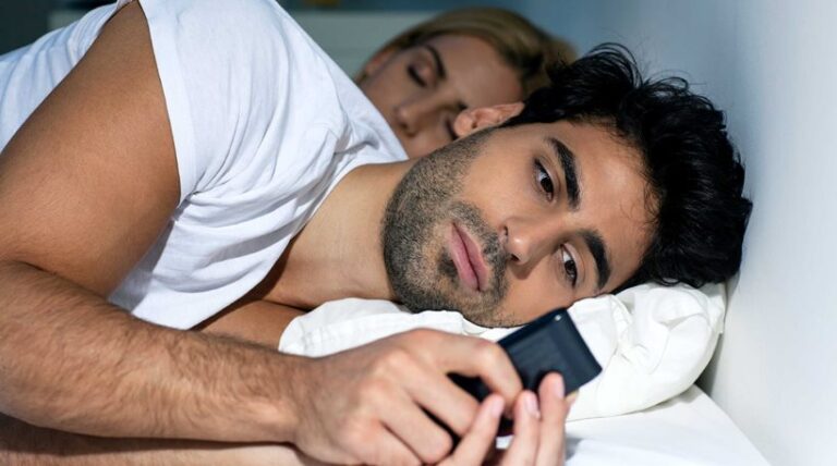 Πώς θα καταλάβεις την απιστία;