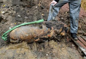 Γερμανία: Κυκλοφοριακό χάος λόγω βόμβας του Β' Παγκοσμίου Πολέμου