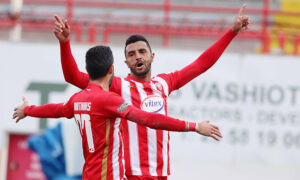 Η Νέα Σαλαμίνα νίκησε εύκολα τον Ολυμπιακό