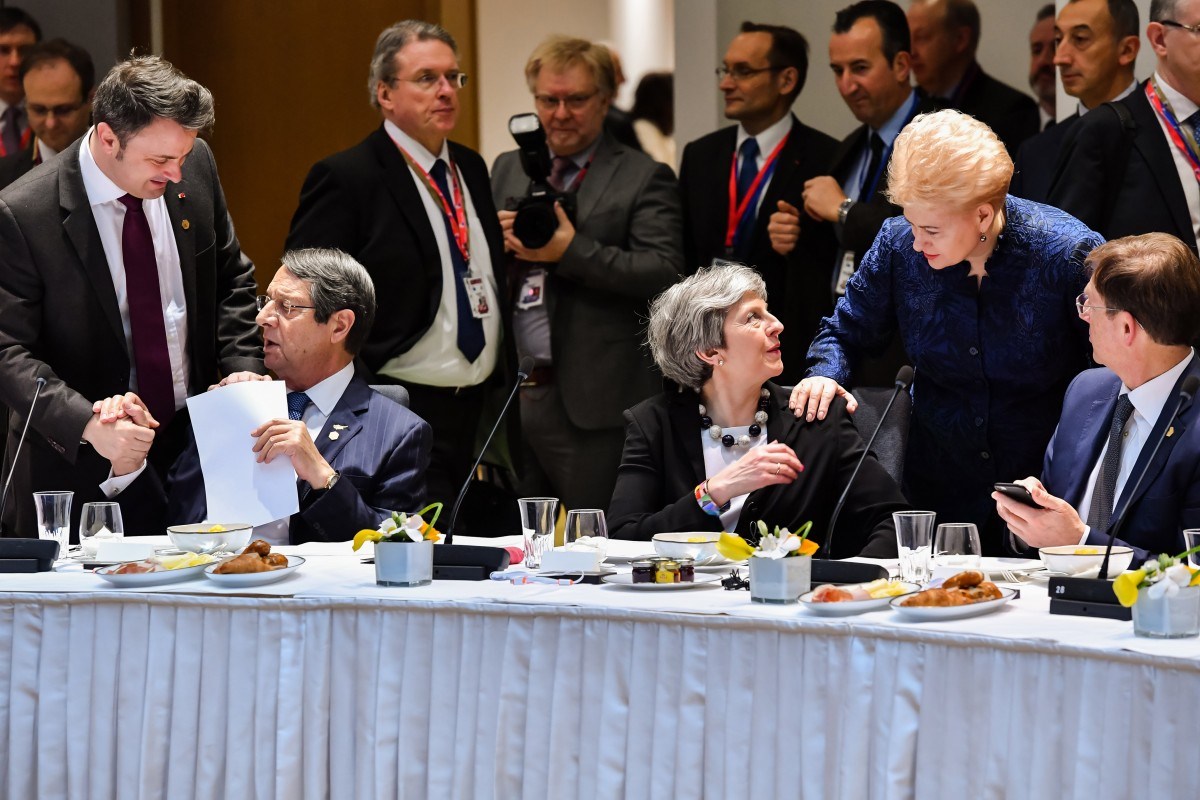 Στο Λονδίνο για τη Σύνοδο Αρχηγών της Κοινοπολιτείας ο Πρόεδρος