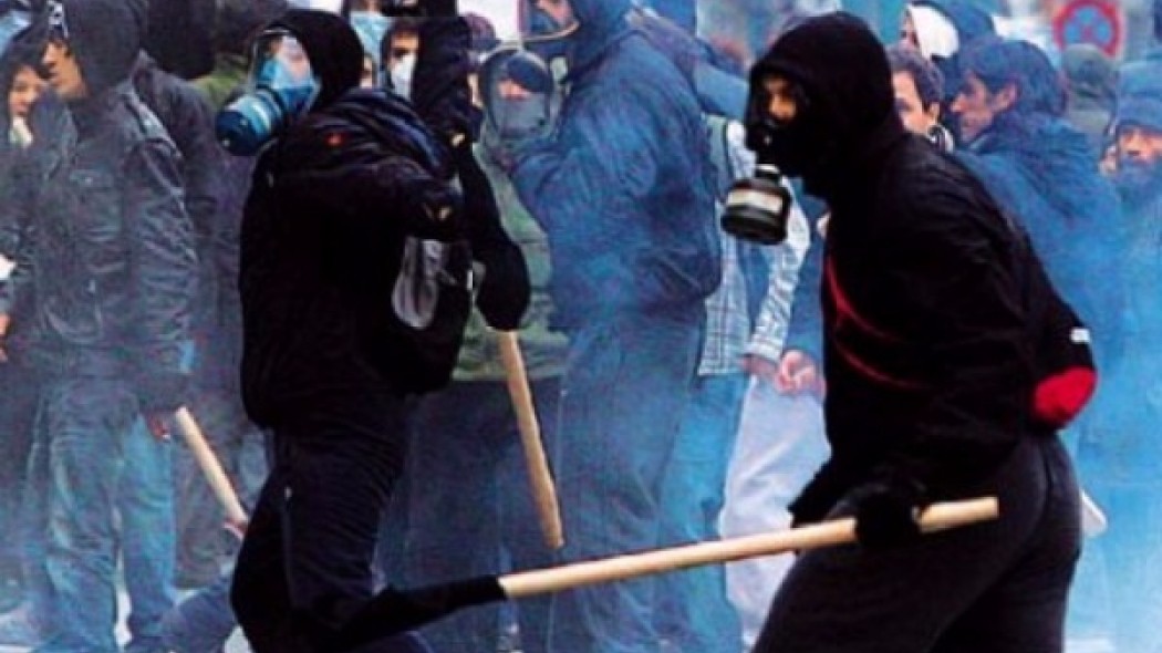 Χάος και ξύλο με πρόεδρο και οπαδούς να οδηγούνται στο νοσοκομείο