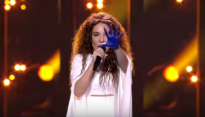 Έτσι θα εμφανιστεί η Ελλάδα στην Eurovision-Η …μπλε παλάμη και τα τρικ(BINTEO)