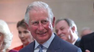 Ο πρίγκιπας Κάρολος θα συνοδεύσει τελικά την Μέγκαν Μαρκλ αύριο