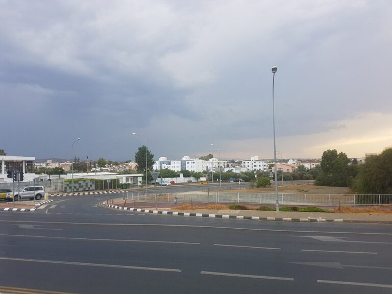 Βροχερό προβλέπεται το Σαββατοκύριακο