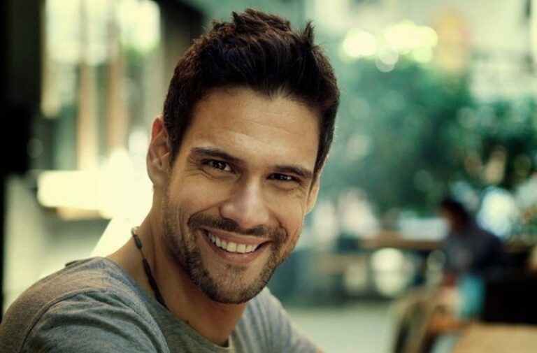 Δημήτρης Ουγγαρέζος: "Κορυφαίος και αγαπητός σούπερ-σταρ ζήτησε να με απολύσουν"