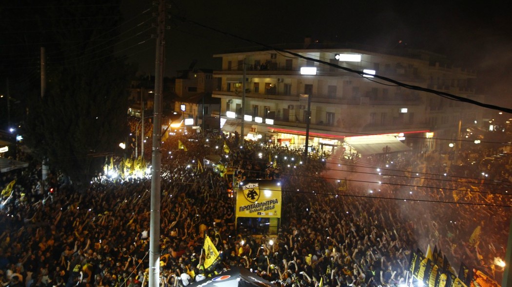 Γκρέμισαν τα τείχη στη Νέα Φιλαδέλφεια για την πρωταθλήτρια ΑΕΚ (ΒΙΝΤΕΟ)