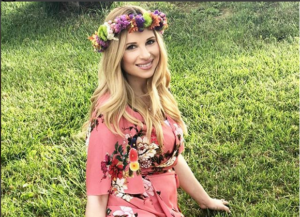 Η παράκληση της Αριστοτέλους στον πάτερ που θα βαφτίσει τη κόρη της(BINTEO)