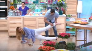 H Χριστιάνα Αριστοτέλους γυμνάζεται on air (BINTEO)