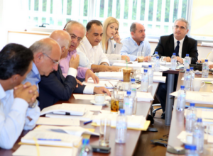 Επ. Παιδείας: Ετοιμόρροπα σκαλοπάτια και σοβάδες που πέφτουν στα σχολεία