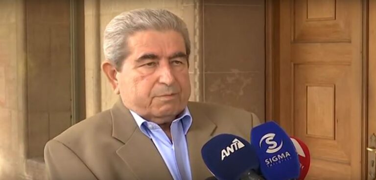 Χριστόφιας προς Αναστασιάδη: Αν θέλει λύση με ΔΔΟ, να μην παίζει πολλά ταμπλό