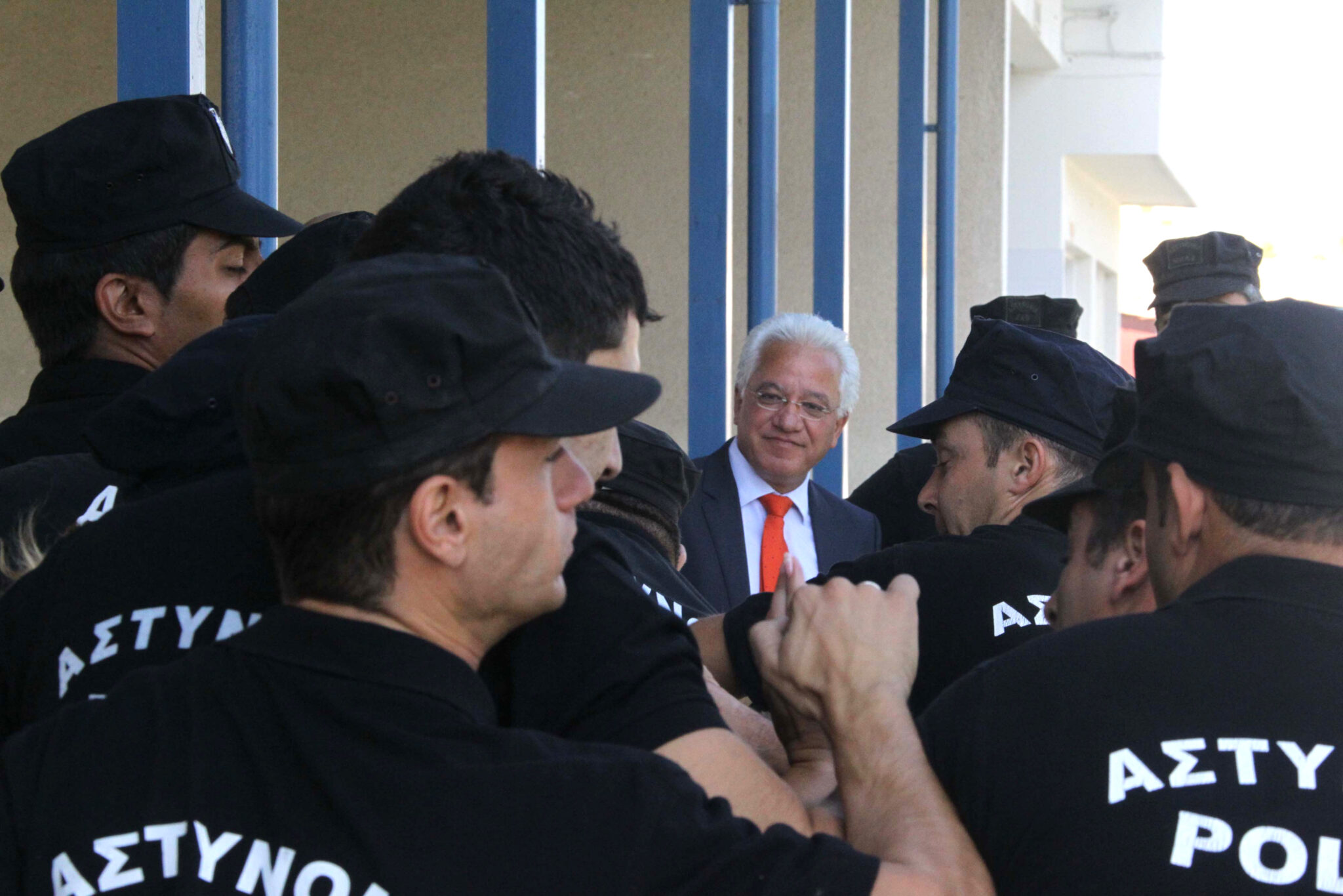 Eπιβεβλημένη η παρακολούθηση τηλεφωνικών συνδιαλέξεων, λέει ο Ιωνάς