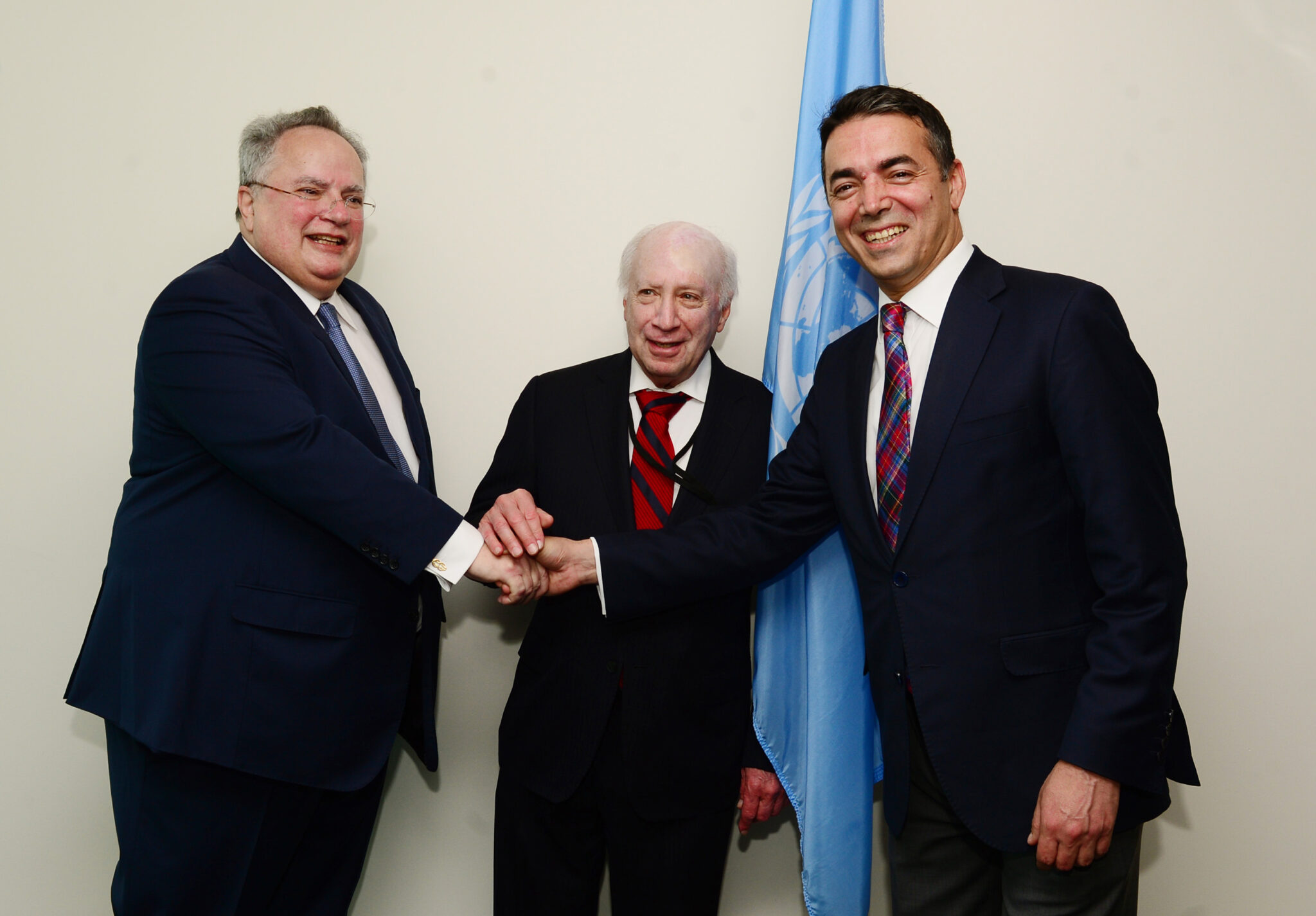 Σκοπιανό: Κοτζιάς και Ντιμιτρόφ τα ξαναλένε στη Νέα Υόρκη (ΦΩΤΟ)