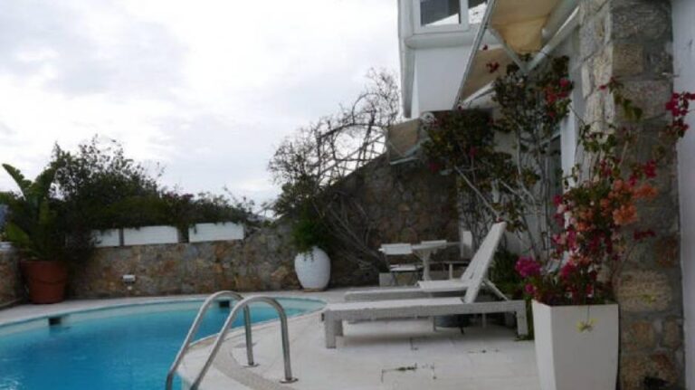 Αυτή είναι η αληθινή τιμή πώλησης της βίλας της Ζωής Λάσκαρη στο Πόρτο Ράφτη
